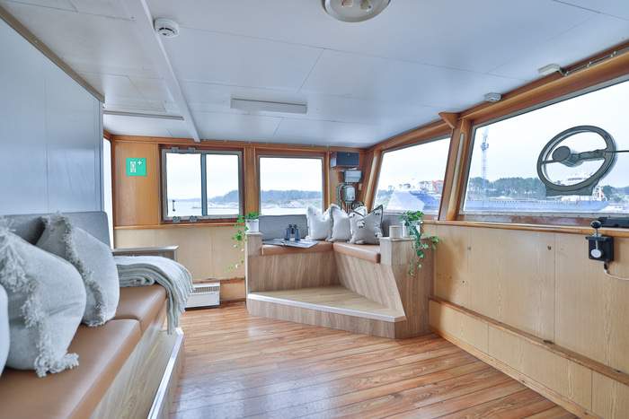 MV Vikingfjord Bridge Lounge Wide 1 Secret Atlas.jpg